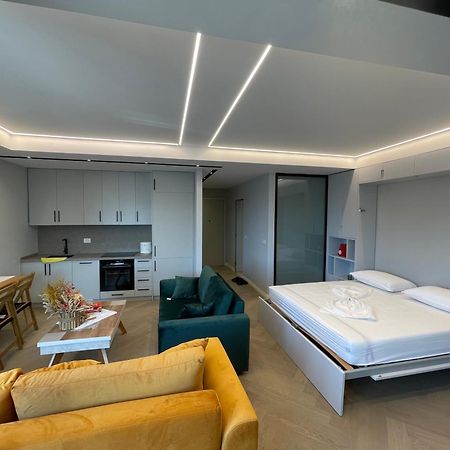 Luxury One Bedroom Apartment Tirana Bagian luar foto